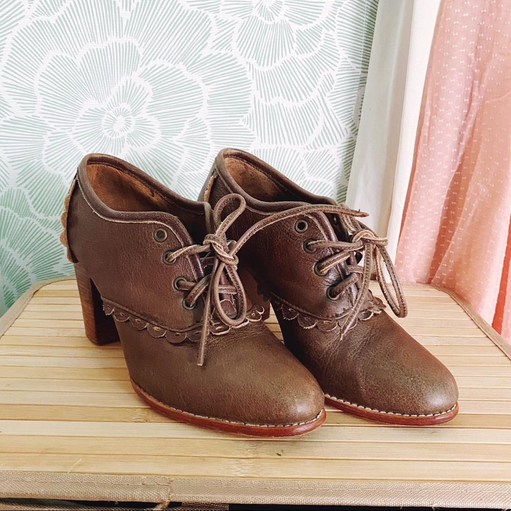 Bali Elf Oxford Heels